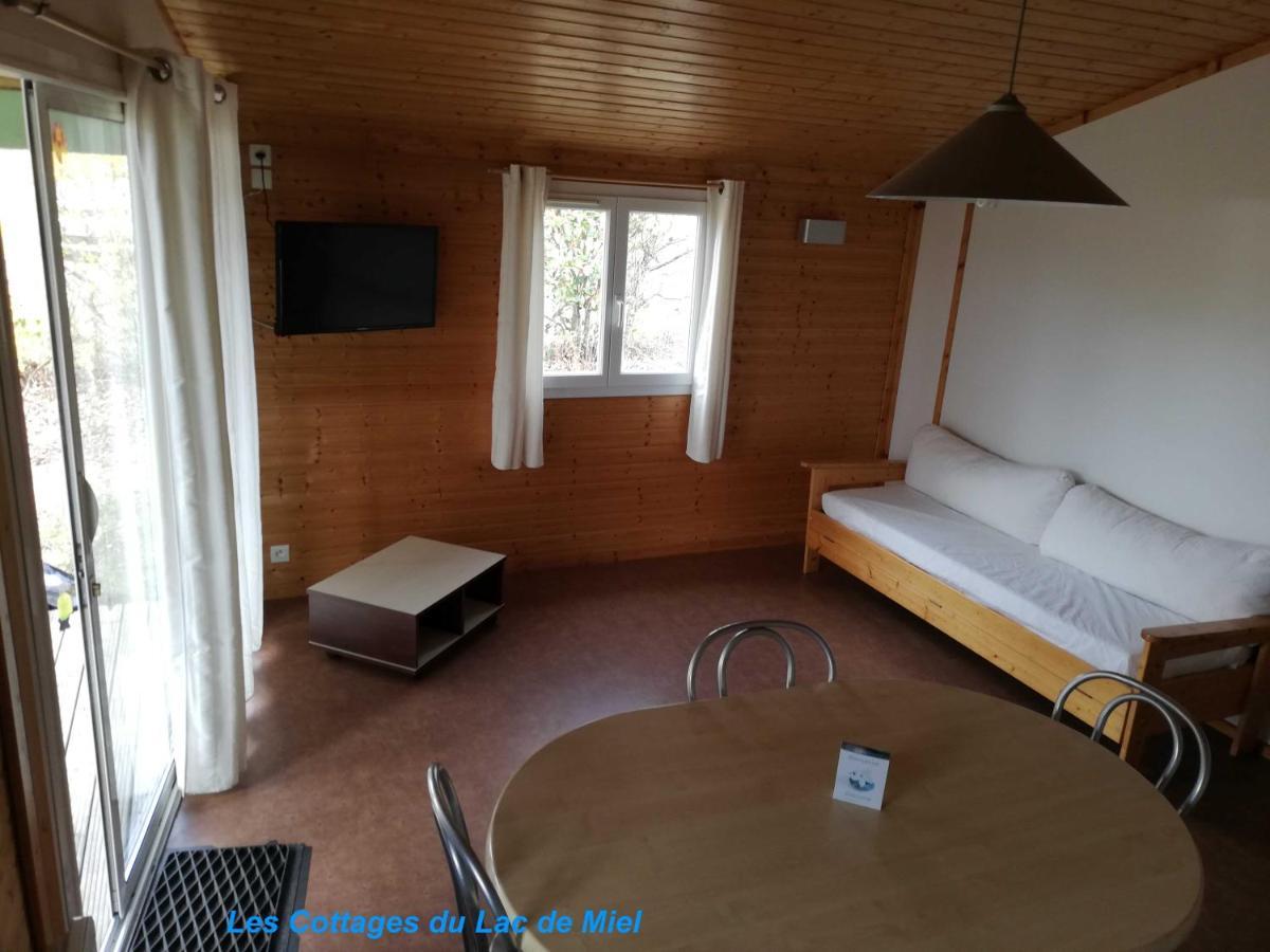 Cottages Du Lac De Miel Beynat Exterior foto
